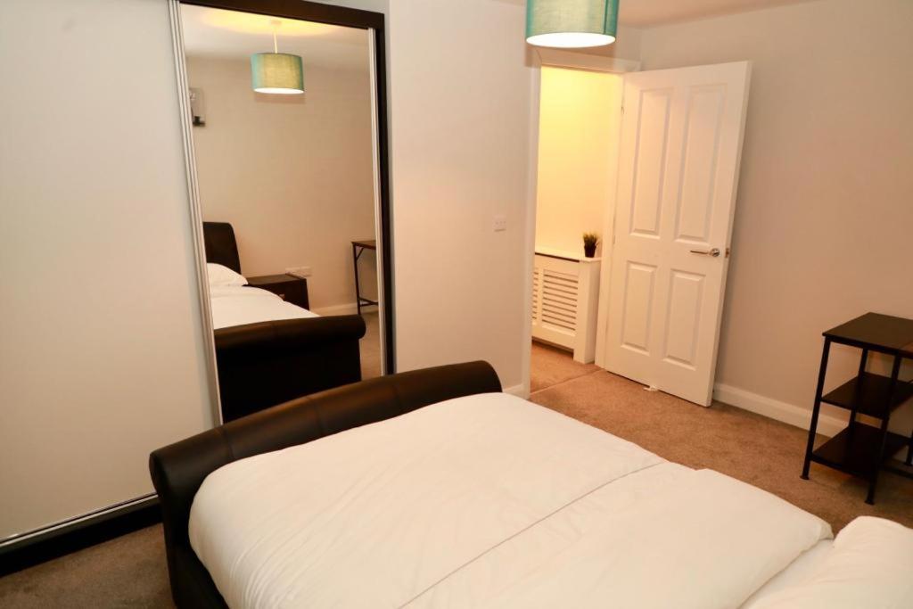 Lovely 2- Bedroom Apartment In Belfast Exterior foto