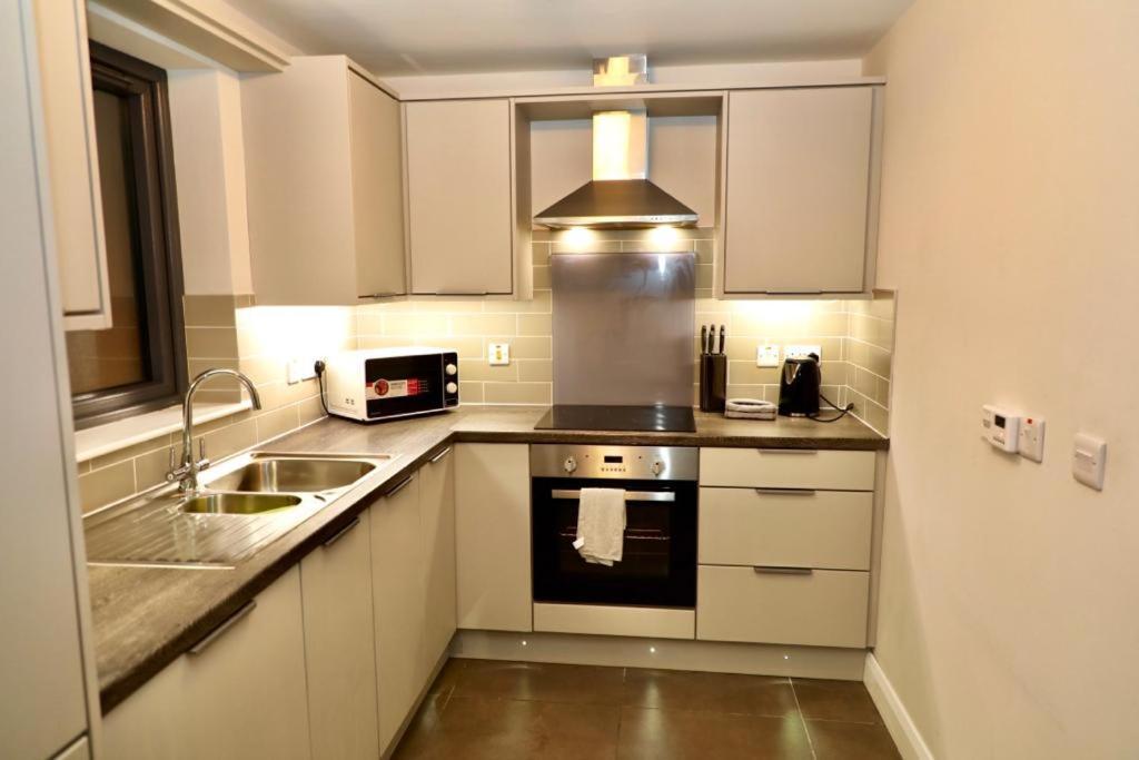 Lovely 2- Bedroom Apartment In Belfast Exterior foto