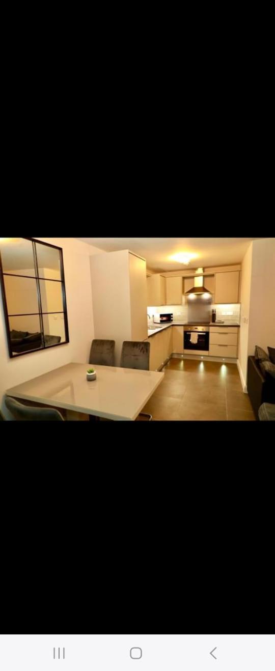 Lovely 2- Bedroom Apartment In Belfast Exterior foto